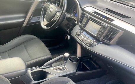 Toyota RAV4, 2015 год, 1 865 000 рублей, 14 фотография