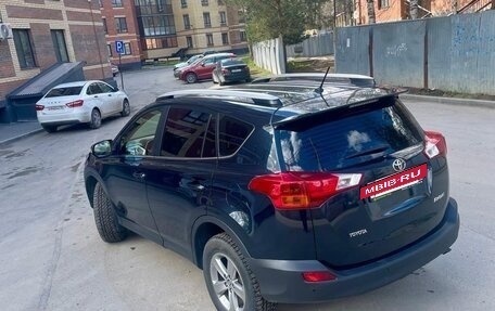 Toyota RAV4, 2015 год, 1 865 000 рублей, 10 фотография