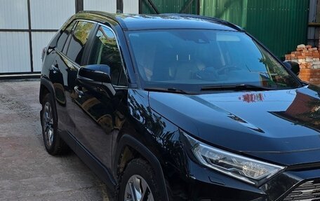 Toyota RAV4, 2019 год, 3 790 000 рублей, 4 фотография