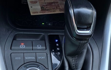Toyota RAV4, 2019 год, 3 790 000 рублей, 3 фотография