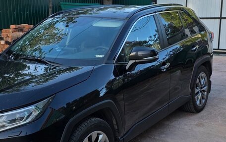 Toyota RAV4, 2019 год, 3 790 000 рублей, 5 фотография