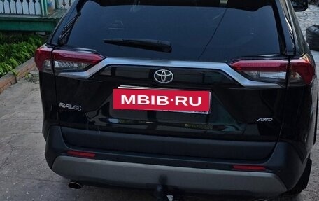 Toyota RAV4, 2019 год, 3 790 000 рублей, 7 фотография