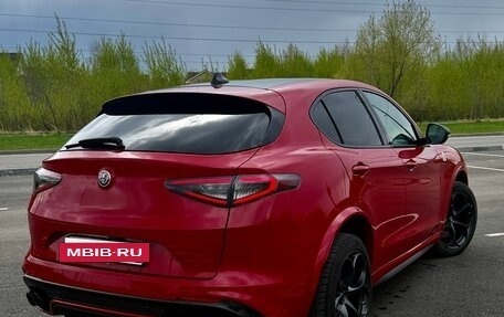 Alfa Romeo Stelvio, 2017 год, 6 000 000 рублей, 2 фотография