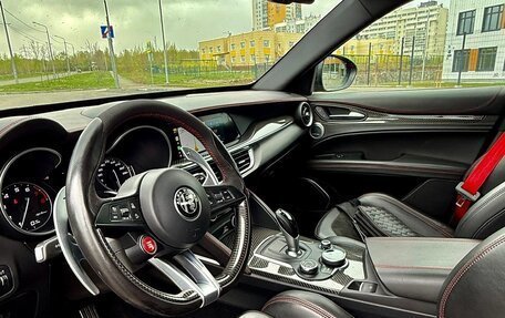 Alfa Romeo Stelvio, 2017 год, 6 000 000 рублей, 6 фотография