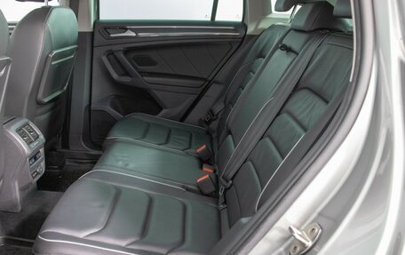 Volkswagen Tiguan II, 2020 год, 2 280 000 рублей, 11 фотография