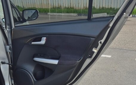 Honda Insight II рестайлинг, 2012 год, 1 100 000 рублей, 16 фотография