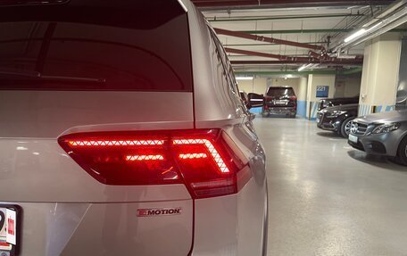 Volkswagen Tiguan II, 2018 год, 3 700 000 рублей, 5 фотография