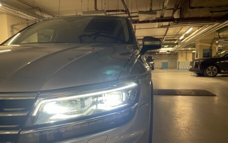Volkswagen Tiguan II, 2018 год, 3 700 000 рублей, 3 фотография
