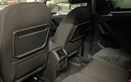Volkswagen Tiguan II, 2018 год, 3 700 000 рублей, 28 фотография