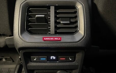 Volkswagen Tiguan II, 2018 год, 3 700 000 рублей, 29 фотография