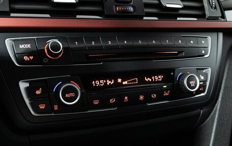 BMW 3 серия, 2015 год, 1 980 000 рублей, 17 фотография