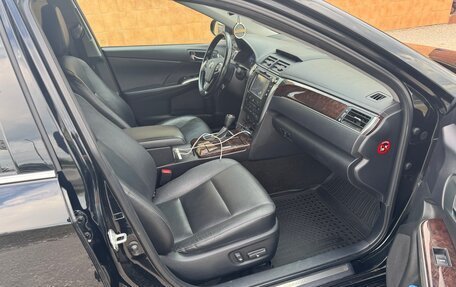 Toyota Camry, 2018 год, 2 170 000 рублей, 3 фотография