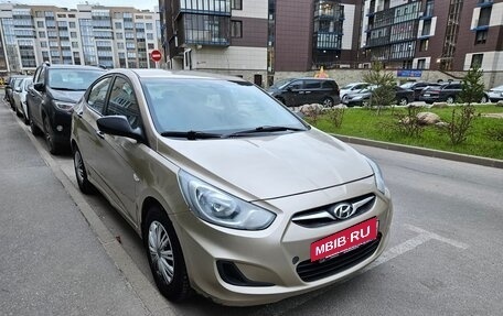 Hyundai Solaris II рестайлинг, 2013 год, 730 000 рублей, 3 фотография