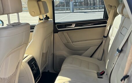 Volkswagen Touareg III, 2011 год, 1 990 000 рублей, 7 фотография