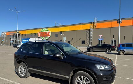 Volkswagen Touareg III, 2011 год, 1 990 000 рублей, 2 фотография
