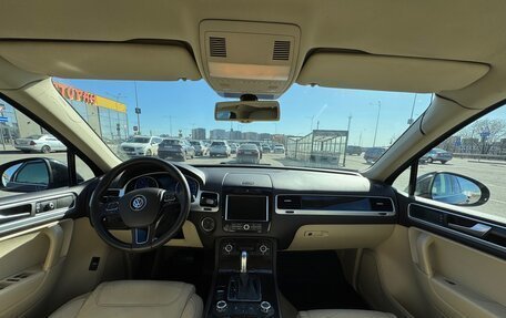 Volkswagen Touareg III, 2011 год, 1 990 000 рублей, 11 фотография