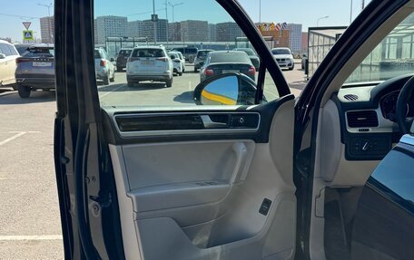 Volkswagen Touareg III, 2011 год, 1 990 000 рублей, 5 фотография