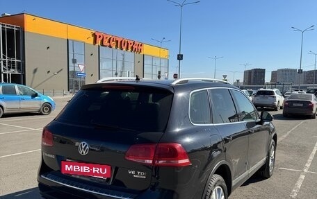 Volkswagen Touareg III, 2011 год, 1 990 000 рублей, 3 фотография