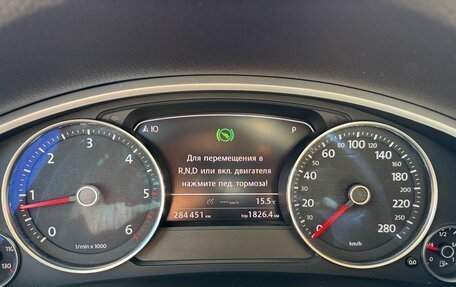 Volkswagen Touareg III, 2011 год, 1 990 000 рублей, 15 фотография