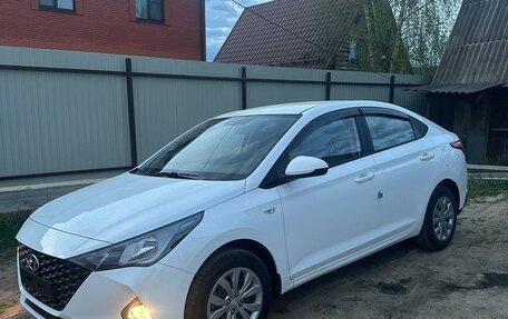 Hyundai Solaris II рестайлинг, 2021 год, 1 550 000 рублей, 3 фотография