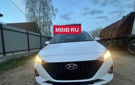 Hyundai Solaris II рестайлинг, 2021 год, 1 550 000 рублей, 4 фотография