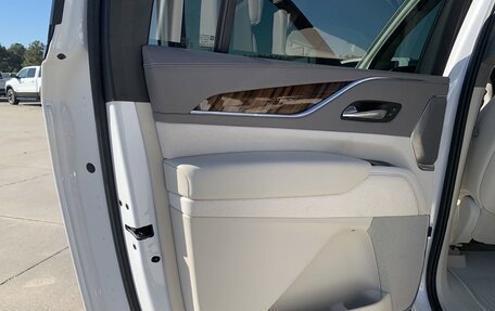 Cadillac Escalade V, 2022 год, 10 900 000 рублей, 21 фотография
