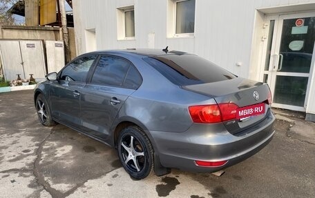 Volkswagen Jetta VI, 2013 год, 890 000 рублей, 4 фотография