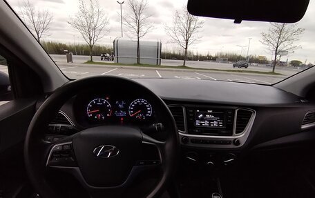 Hyundai Solaris II рестайлинг, 2019 год, 1 080 000 рублей, 12 фотография