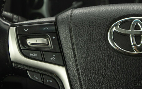 Toyota Land Cruiser 200, 2015 год, 6 599 000 рублей, 21 фотография