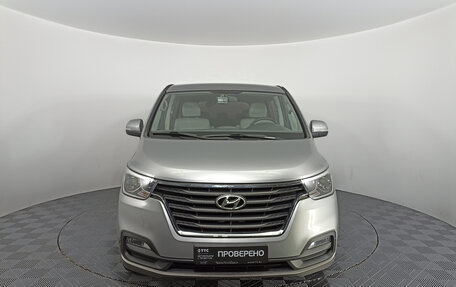 Hyundai Grand Starex Grand Starex I рестайлинг 2, 2018 год, 3 412 000 рублей, 2 фотография