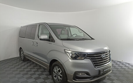 Hyundai Grand Starex Grand Starex I рестайлинг 2, 2018 год, 3 412 000 рублей, 3 фотография