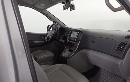 Hyundai Grand Starex Grand Starex I рестайлинг 2, 2018 год, 3 412 000 рублей, 13 фотография