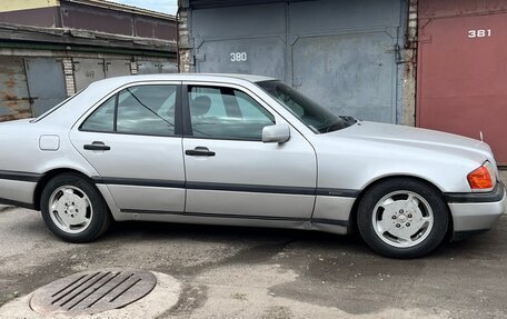 Mercedes-Benz C-Класс, 1995 год, 450 000 рублей, 2 фотография