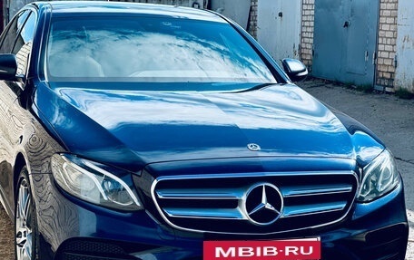 Mercedes-Benz E-Класс, 2019 год, 4 200 000 рублей, 3 фотография
