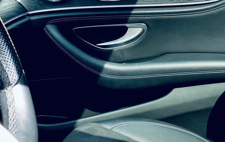 Mercedes-Benz E-Класс, 2019 год, 4 200 000 рублей, 12 фотография