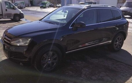 Volkswagen Touareg III, 2010 год, 1 690 000 рублей, 2 фотография