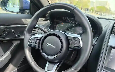 Jaguar F-Type I рестайлинг 2, 2022 год, 4 879 000 рублей, 7 фотография