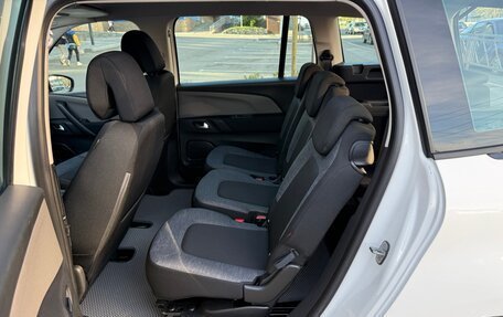 Citroen C4 Picasso II рестайлинг, 2018 год, 1 450 000 рублей, 10 фотография