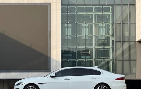 Jaguar XF II, 2022 год, 2 879 000 рублей, 3 фотография