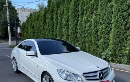 Mercedes-Benz E-Класс, 2012 год, 1 600 000 рублей, 2 фотография
