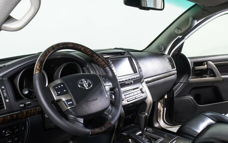 Toyota Land Cruiser 200, 2011 год, 2 097 000 рублей, 14 фотография