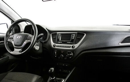 Hyundai Solaris II рестайлинг, 2018 год, 999 000 рублей, 9 фотография