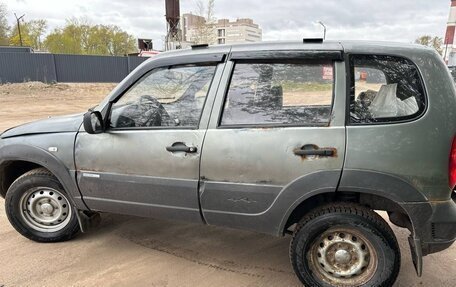 Chevrolet Niva I рестайлинг, 2012 год, 235 000 рублей, 3 фотография