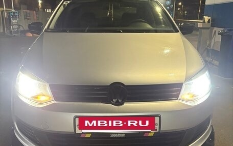 Volkswagen Polo VI (EU Market), 2012 год, 850 000 рублей, 2 фотография