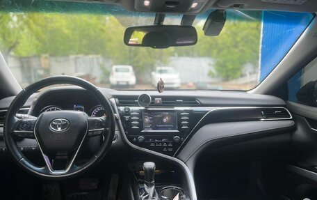 Toyota Camry, 2019 год, 2 600 000 рублей, 8 фотография