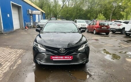 Toyota Camry, 2019 год, 2 600 000 рублей, 2 фотография