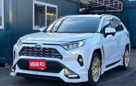 Toyota RAV4, 2021 год, 2 526 000 рублей, 6 фотография