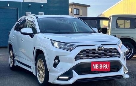 Toyota RAV4, 2021 год, 2 526 000 рублей, 2 фотография