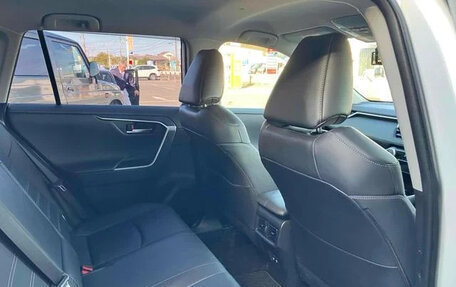 Toyota RAV4, 2021 год, 2 526 000 рублей, 21 фотография