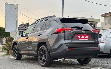 Toyota RAV4, 2021 год, 2 438 000 рублей, 5 фотография